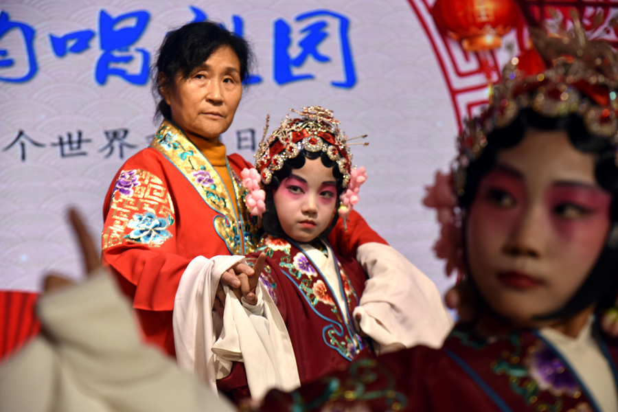 茌平:迎接戲劇日 國粹進課堂(分離圖)9(2549224)-20220331110654.jpg